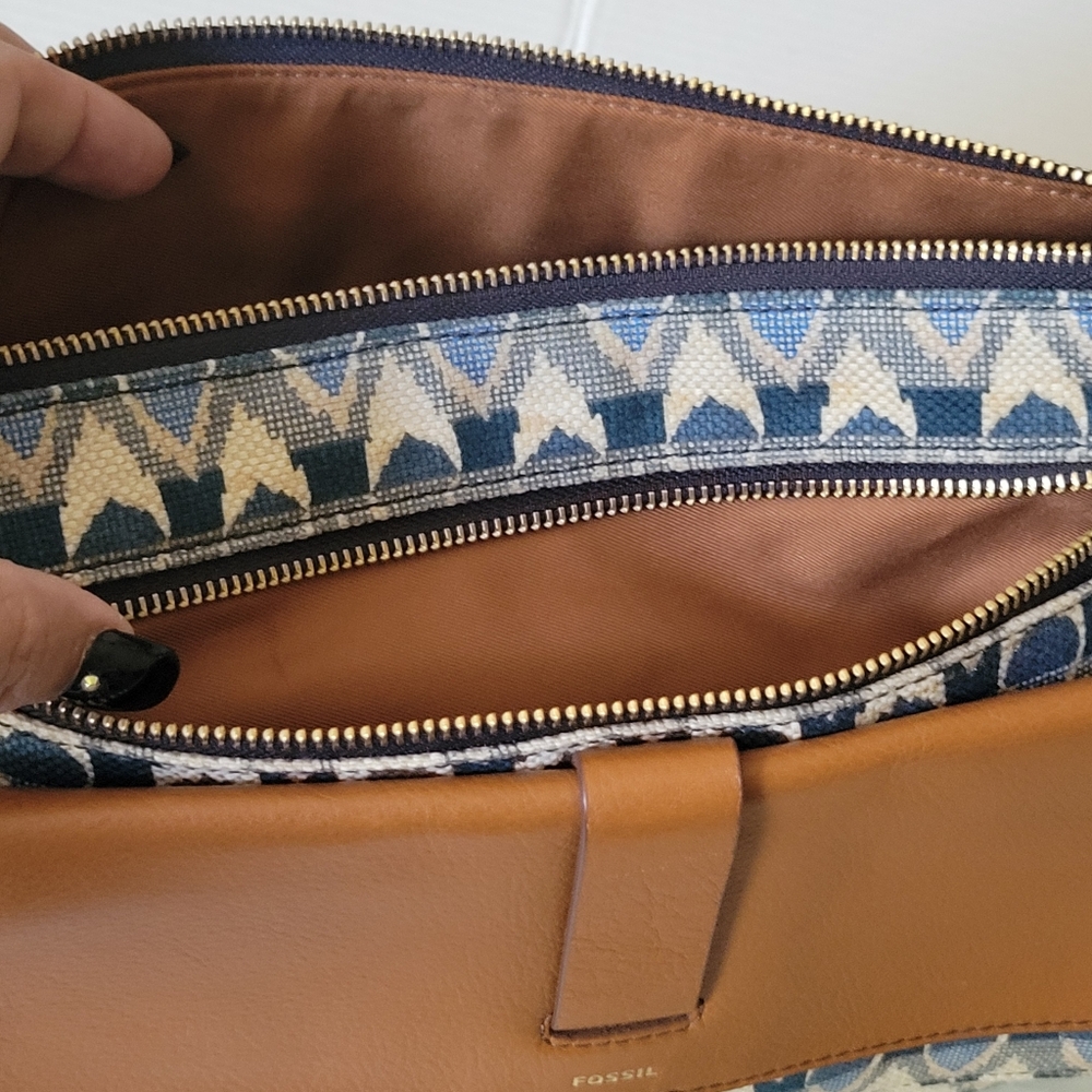 Fossil Blue and Brown Crossbody Bag. 13 x 10 x 2 Inches - Picture 4 of 8